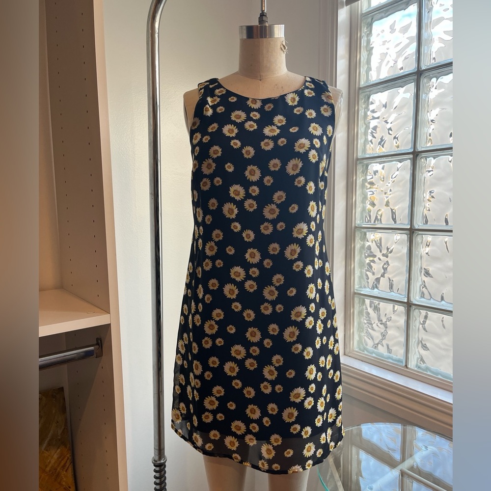 Daisy Print Black Shift Dress